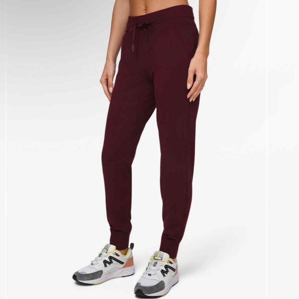 lululemon Ready To Rulu Joggers in Cassis Burgundy